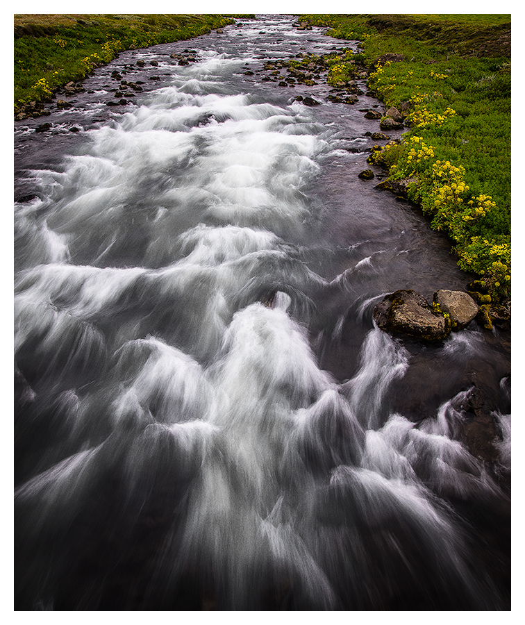 Icelandic Stream in a Hurry